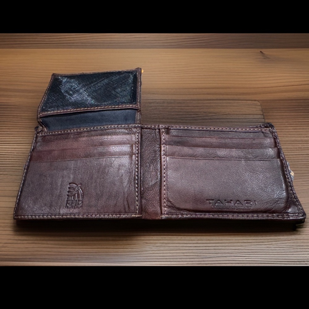 Tahari Men Brown Leather Wallet RFID Security Blocking Genuine Leather USED